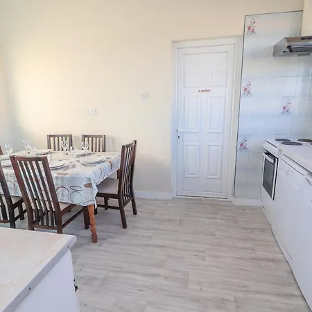 Mullagh Road * 米尔敦马尔贝