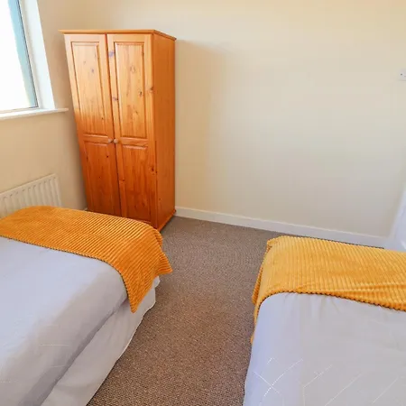 Nyaraló Mullagh Road